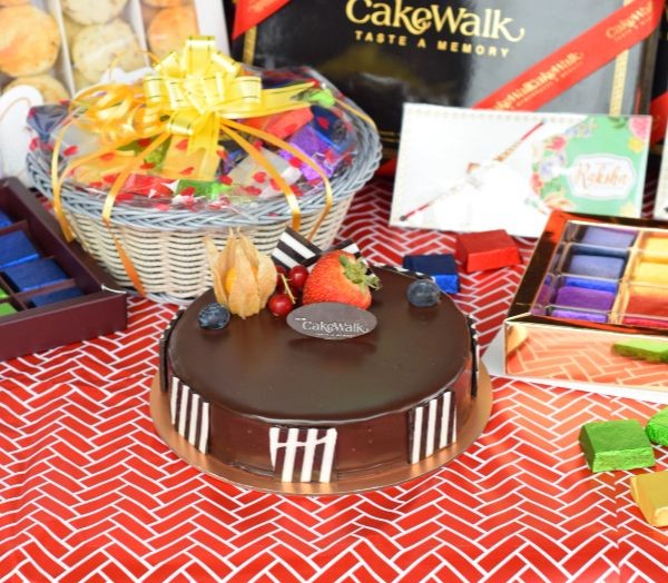 Combo Chocolate Truffle Cake With Rakhi 