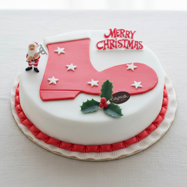 Festive Plum Cake with Santa Boots | Christmas Special