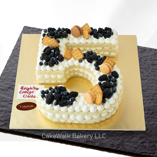Number 5 Vanila Berry Cake