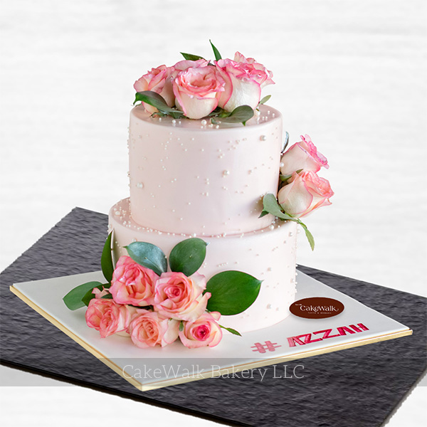 Fresh Flower Cake with pearl detail