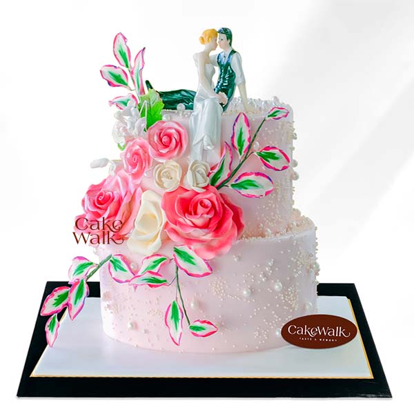 LOVE COUPLE WEDDING CAKE