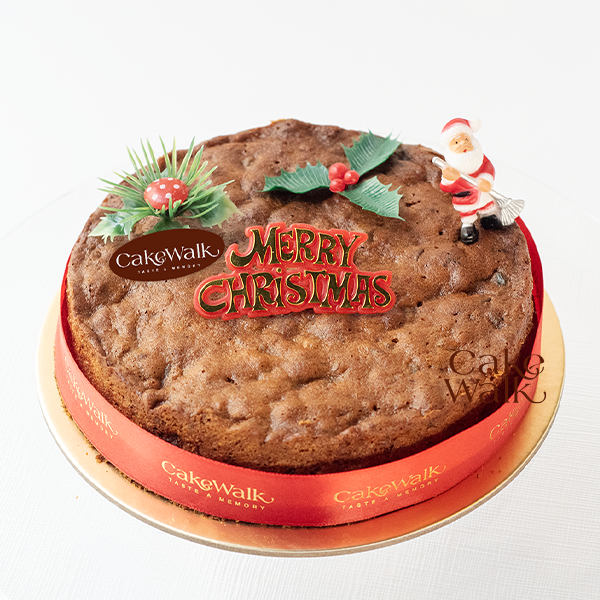 Rich Plum Cake with Christmas Deco