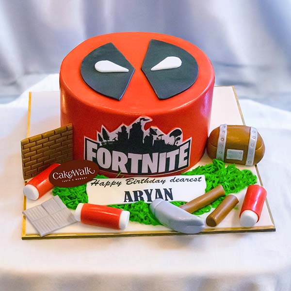FORTNITE THEME CAKE-1