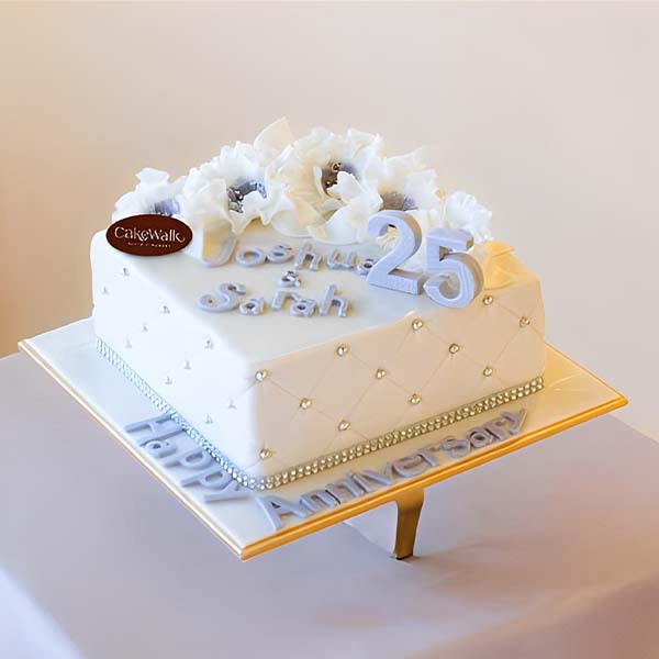 ANNIVERSARY CAKE