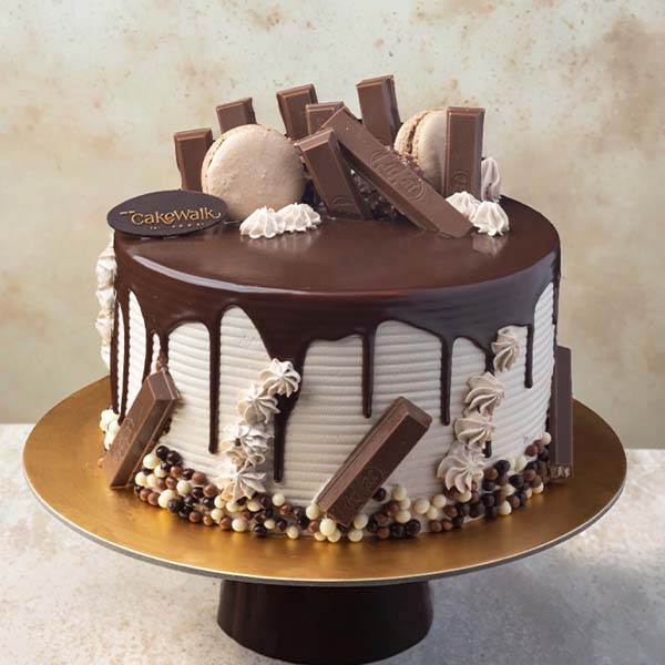 Milk Chocolate Drip Cake