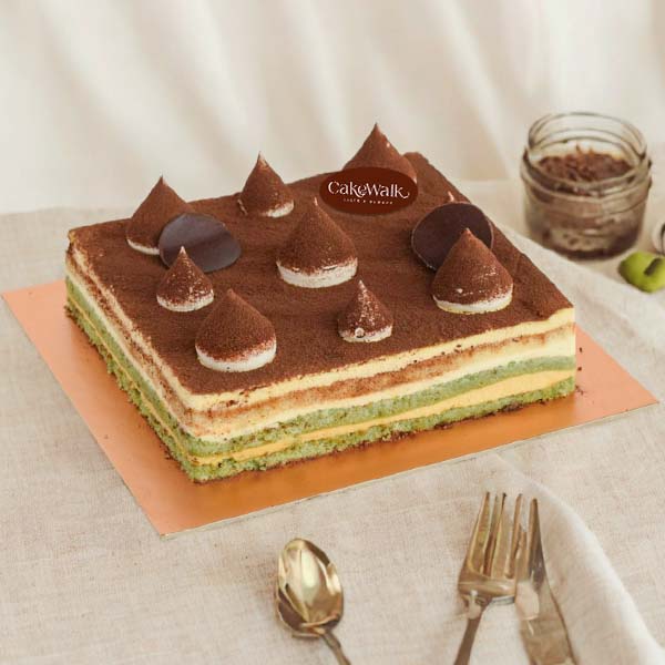 Pistachio Tiramisu Cake