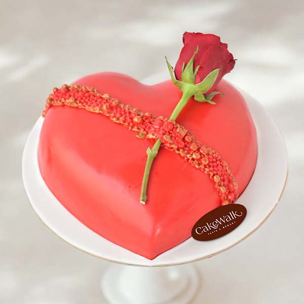 Red Rose Delight Cake